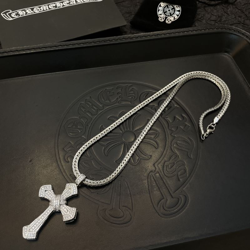Ch*0me He**ts necklaces